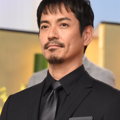 沢村一樹、比嘉愛未の天然ぶりを暴露!「東名高速」は「透明だから見えない」と思っていた 画像