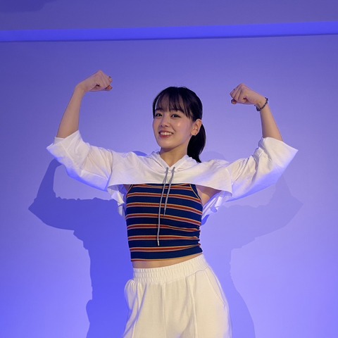 伊原六花、今度はLE SSERAFIMのダンスに挑戦!お腹チラ見せウェアで激しいアクト 画像