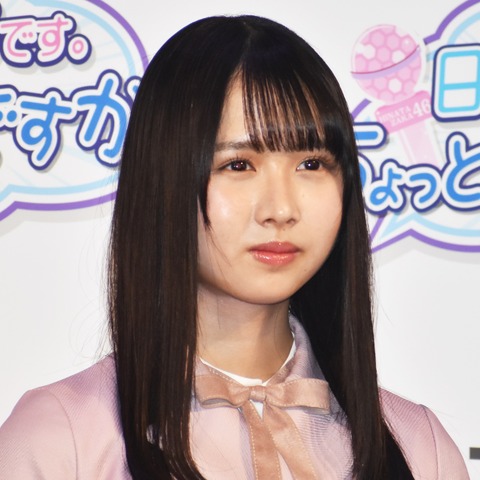 日向坂46・上村ひなの、ライブでの失敗談語る 靴下ぐるぐる巻きでステージに… 画像
