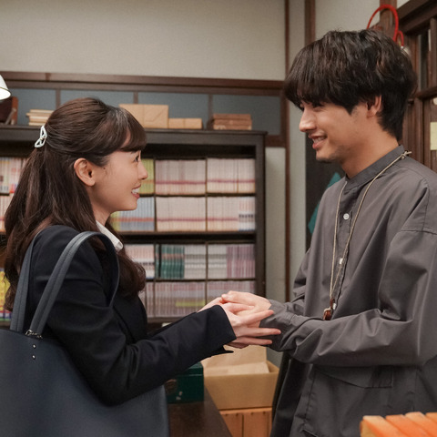 舞と貴司が手を握って喜びを分かち合うシーンにネット「最高」「付き合ってほしい」……『舞いあがれ!』第81話 画像