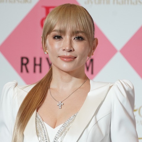 浜崎あゆみ、クローゼット代わりの建物が何棟も!? 画像