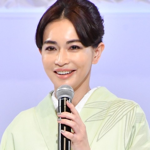 長谷川京子、恋に臆病?「仕事ができない気がする」 画像
