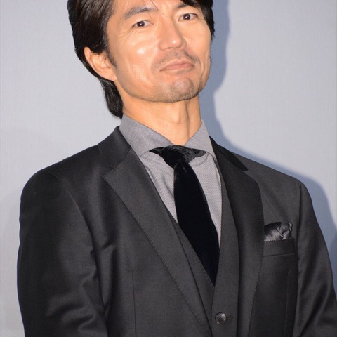 仲村トオル、娘を溺愛 スクールバスを尾行した過去 画像