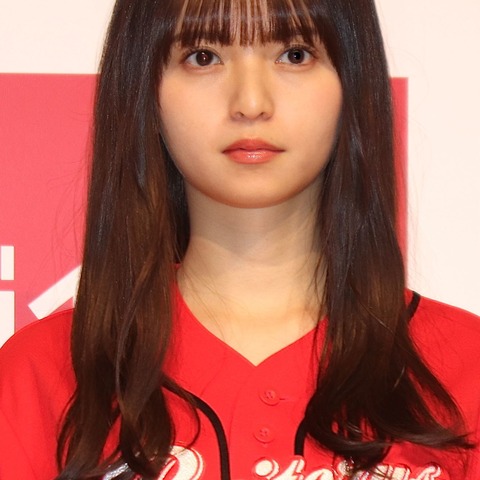 齋藤飛鳥、乃木坂46の生配信に突然乱入!12万人が視聴 画像