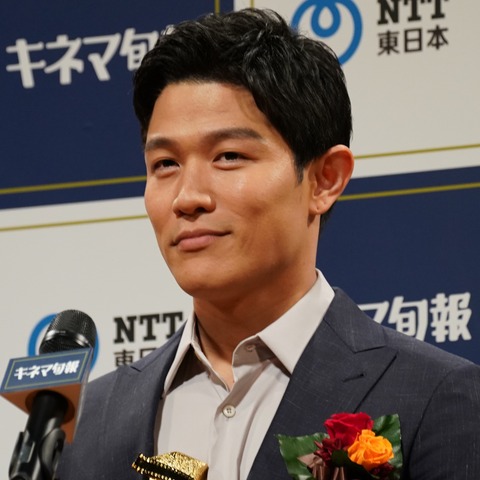 鈴木亮平、モデル時代の芸名は「友近亮平」 好きな人の名前を勝手にとった 画像