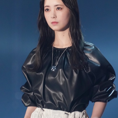 乃木坂46・筒井あやめ、可愛すぎるグラビアメイキングが公開! 画像