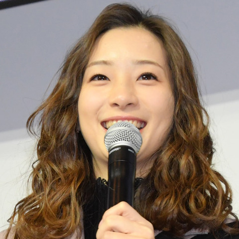 足立梨花、 アニメのフィギュアが新婚宅を占拠!?スペース確保のため夫の服は処分 画像