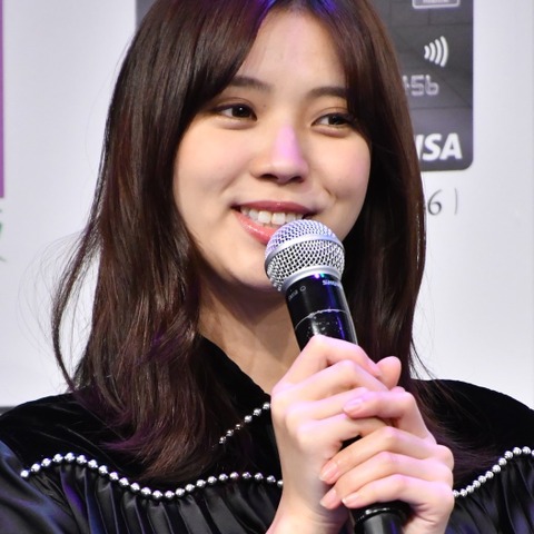 櫻坂46・小林由依、井上梨名のロングヘア時代を絶賛「私はあの井上が忘れられない」 画像