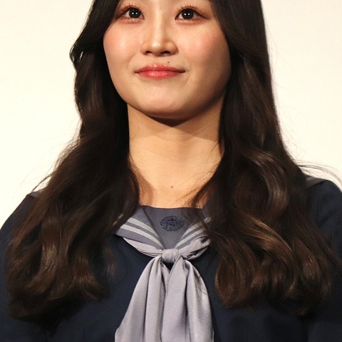 日向坂46・潮紗理菜、涙の卒業挨拶「愛にあふれた場所」 画像