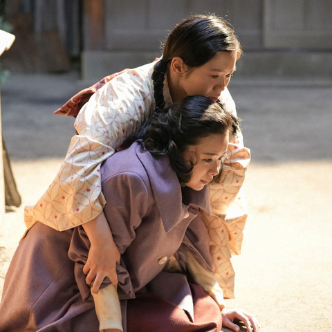 六郎が戦死、第二次大戦開戦…スズ子の万歳にネット「やりきれない」『ブギウギ』第47話 画像