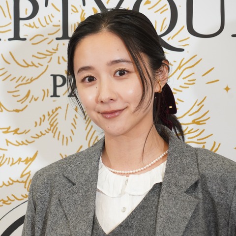 堀田真由・飯豊まりえ・宮世琉弥が表参道でドレスアップ姿を披露！ 画像