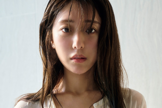 フリーアナ・白戸ゆめの、濡れシャツ姿の衝撃カット 画像
