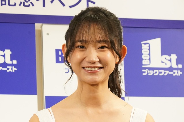 相沢菜々子、約6年ぶり「週プレ」復帰で湖畔の白ドレス姿を披露！オフショ動画で173cm9頭身ボディで魅了 画像