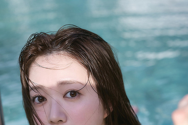声優・伊藤彩沙、20代ラストの写真集発売「大人な甘さをテーマに、少し背伸びした私をお届けしています」 画像
