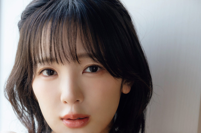 天木じゅん、グラビア卒業前に親友・永尾まりやがサプライズ撮影！『FLASH』で8ページ掲載 画像