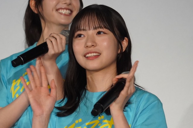 日向坂46・正源司陽子、金村美玖とネモフィラ畑デート！金村撮影の写真に感動 画像