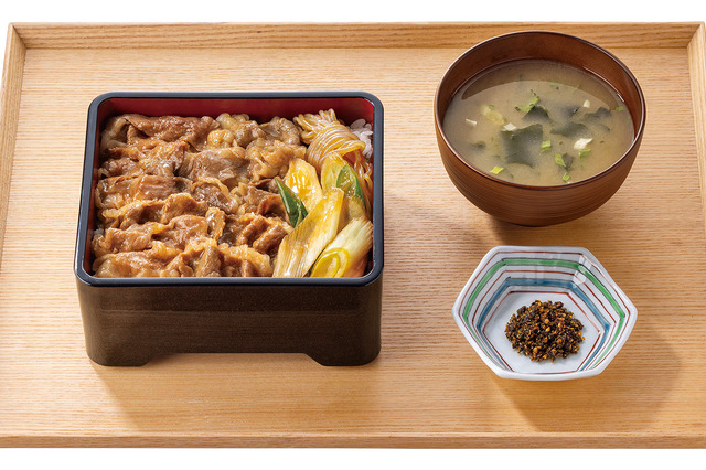 吉野家、脂の乗った国産牛を使用した「絶品牛重」数量限定で販売開始！ 画像