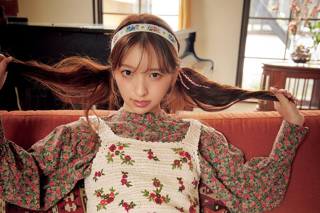 “2026年グラドル界の新星”一ノ瀬瑠菜、ビキニ＋ブーツで表紙登場！ 画像