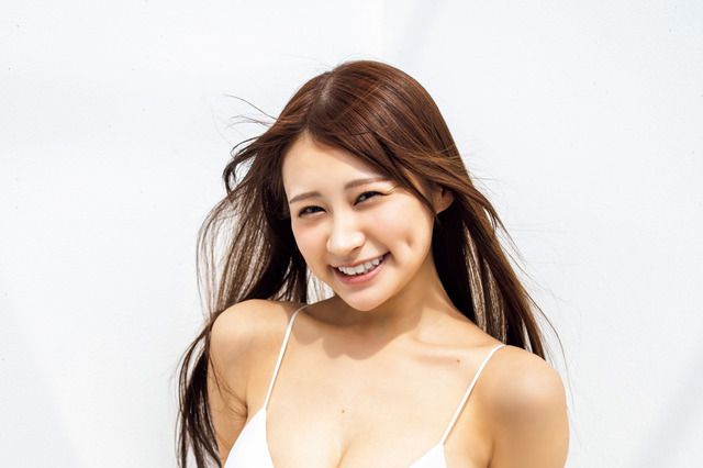 日本一有名なコンカフェ嬢・絢瀬まよが自身初のグラビア挑戦！青井春も3年ぶりに登場 画像