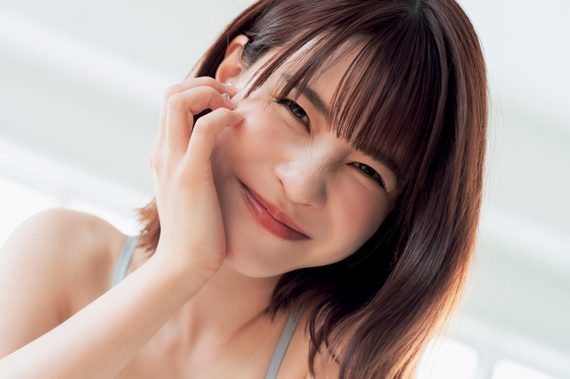 岸明日香が「週刊SPA!」表紙グラビア！ランジェリー姿で“妄想デート”を情熱的に体現 画像