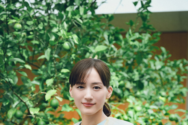 綾瀬はるか、『STAR』新企画で“思い出ソング5選”を披露！西野カナ×NiziUのコラボステージも！ 画像