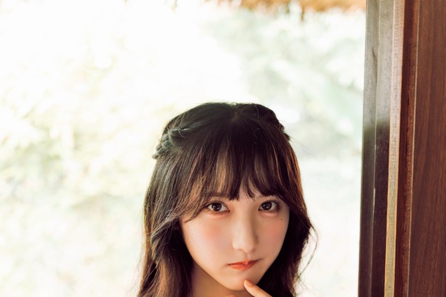 AKB48長友彩海の1st写真集『予定外の瞳』、初挑戦のランジェリー姿など先行カット公開！ 画像