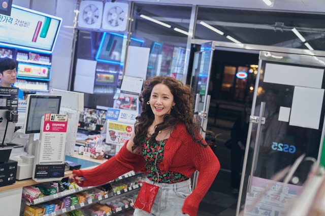 少女時代・ユナ誕生日記念！小悪魔から清楚まで正反対の魅力の新カット公開 画像