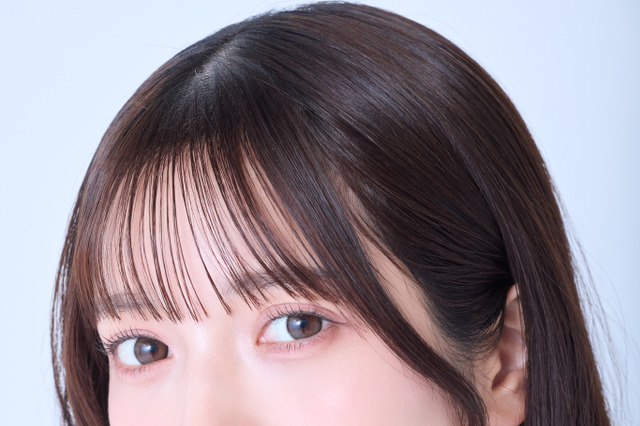 黒嵜菜々子が2年半ぶりに「FLASH」に登場！「幅広い私を見れます」美谷間&くびれで大人の色気 画像