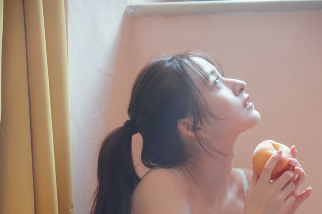 乃木坂46・金川紗耶1st写真集、パステルグリーンのランジェリーカット公開「女の子にもかわいいと思ってもらえる世界観」 画像