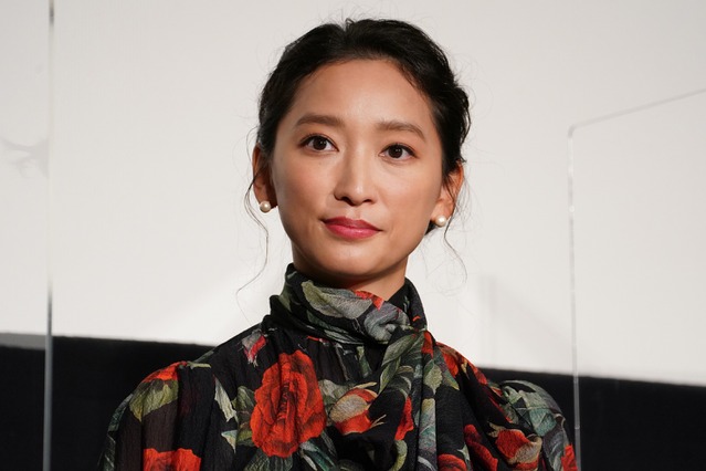 杏、浴衣&メガネ姿で大相撲パリ場所を観戦！「粋ですね」とファン絶賛 画像