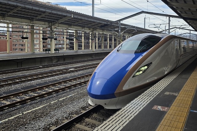 新幹線で本当に仕事はできる？「トレインデスク」に乗って検証してみた 画像