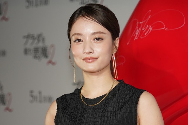 谷まりあ、ポニーテール映えの夏コーデ披露！ファンからは「魅力的すぎる」 画像