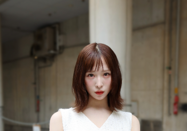 AKB48・小栗有以、爽やかな白のワントーンコーデを披露！洗練された着こなしに反響 画像