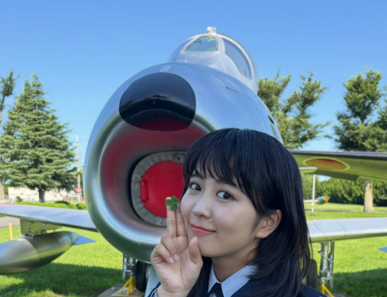 福井梨莉華、自衛隊員姿の『MAMOR』オフショット公開！ファンからは「制服似合う！」絶賛の声 画像