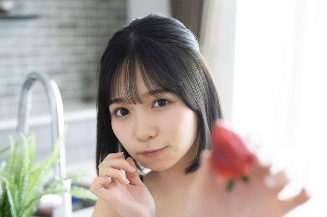 “ミニグラの超新星”池本しおり、写真集 『近所にいる高嶺の花』誌面カットを公開！ 画像