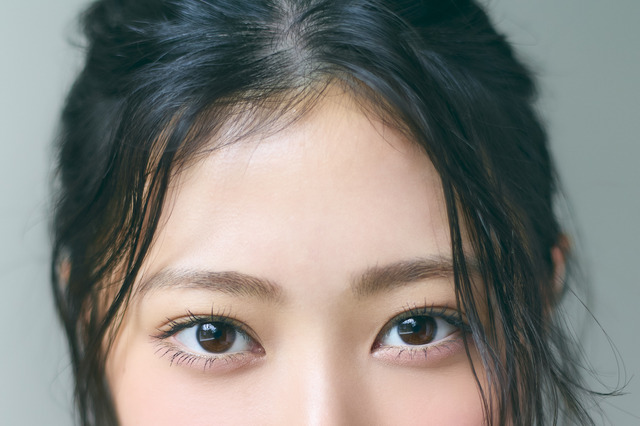 乃木坂46・6期生グラビア企画「Nogizaka Colors」第8弾、川端晃菜が登場！ 画像