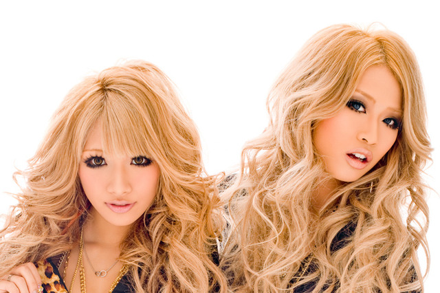 “カリスマギャルユニット”ゆまち＆愛奈の新曲PVになんと205人のギャルが 画像