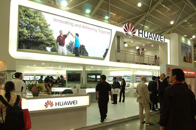 【CommunicAsia2010 Vol.3】ファーウェイ、LTEモデムなど市場投入予定の各種製品を展示 画像