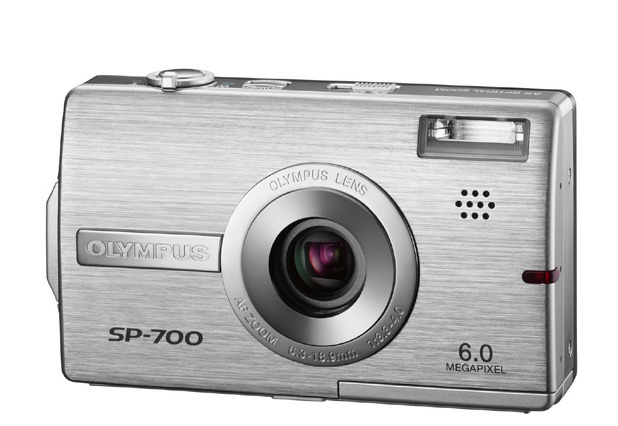 オリンパス、3型液晶＆600万画素デジカメ「CAMEDIA SP-700」の発売日19日に決定 画像