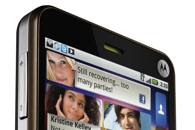 米モトローラ、SNS機能強化のAndroidスマートフォン「CHARM」、今夏、米国で販売 画像