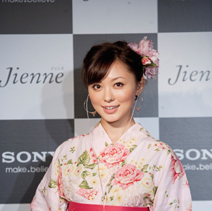 横顔の素敵な女性は浴衣も似合う!?　モデル・徳澤直子が都内でトークショー 画像