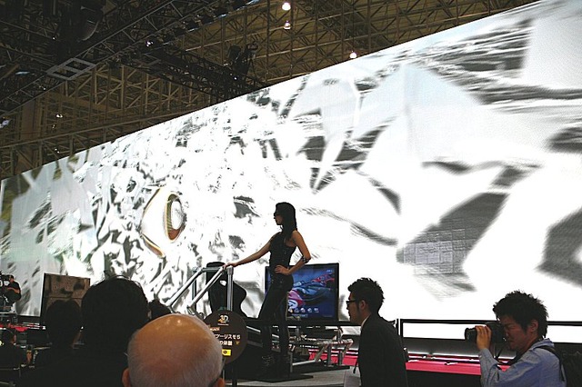 【CEATEC JAPAN 2010 Vol.35】ソニー、迫力の21.7m×4.8mの超巨大3Dディスプレイ 画像