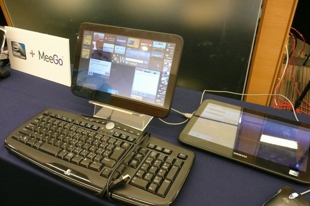 【MeeGo Seminar Winter 2010】地デジ、車載ラジオなどMeeGo実装デバイスがずらり 画像