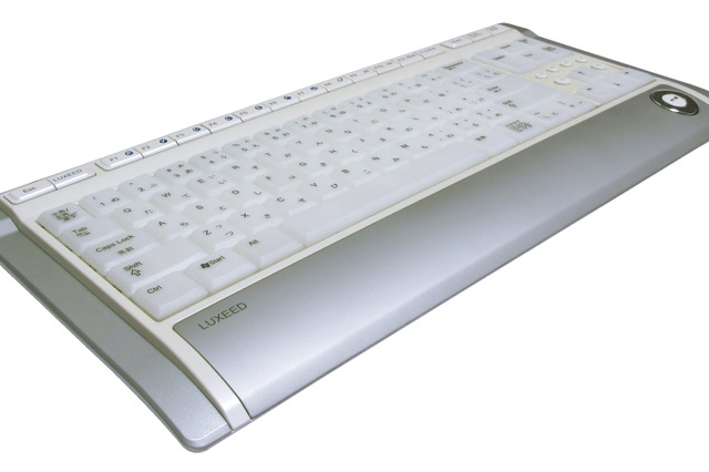 LEDの発光を好みに設定！レインボーに光るUSBキーボード！ 画像