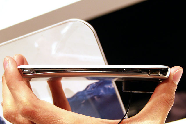 「Xperia arc」の先行展示イベントが開催中 画像