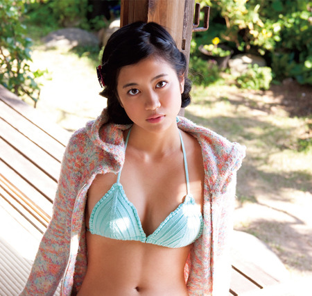 14歳・川嶋麗惟の健康的な水着姿、未発表“うさぎグラビア”などを一挙に 画像