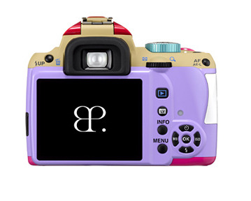 ペンタックス、ボニー・ピンクとコラボした特別モデル「PENTAX K-r BONNIE PINK MODEL」 画像