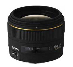 シグマ、デジタル専用大口径標準レンズ「30mm F1.4 EX DC」のコニカミノルタ用/ペンタックス用 画像