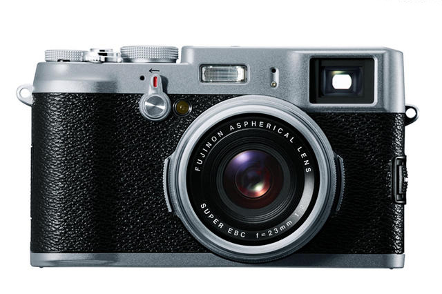 富士フイルム、高級コンパクトデジカメ「FinePix X100」が国内供給不足に 画像