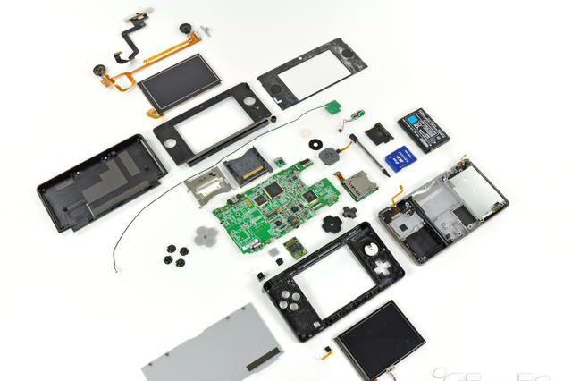 iFixItが3DSを分解―東芝、富士通、TIなどがチップを製造 画像